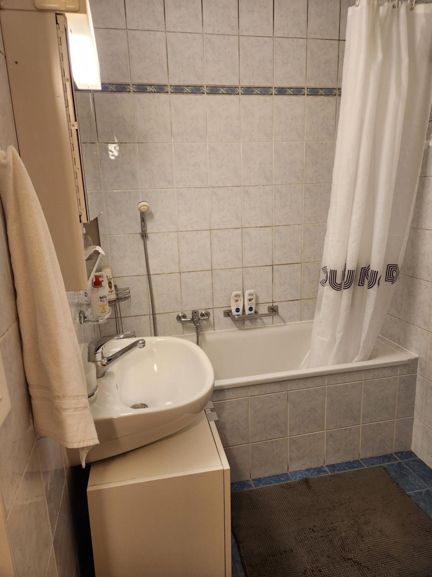 Room In Shared Apartment Genf Exterior foto