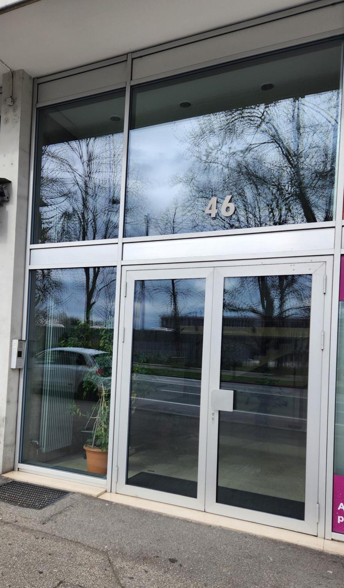 Room In Shared Apartment Genf Exterior foto