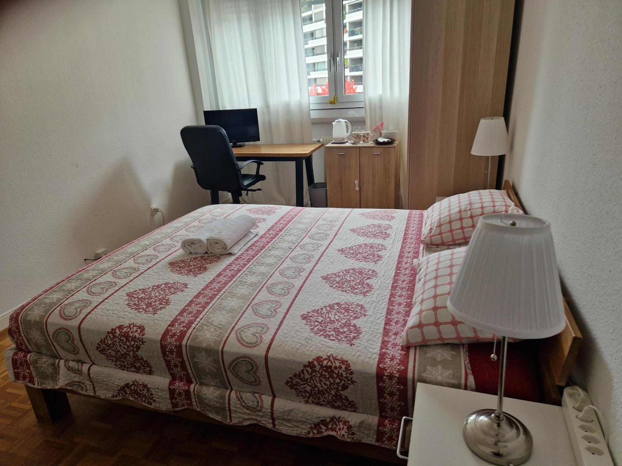 Room In Shared Apartment Genf Exterior foto