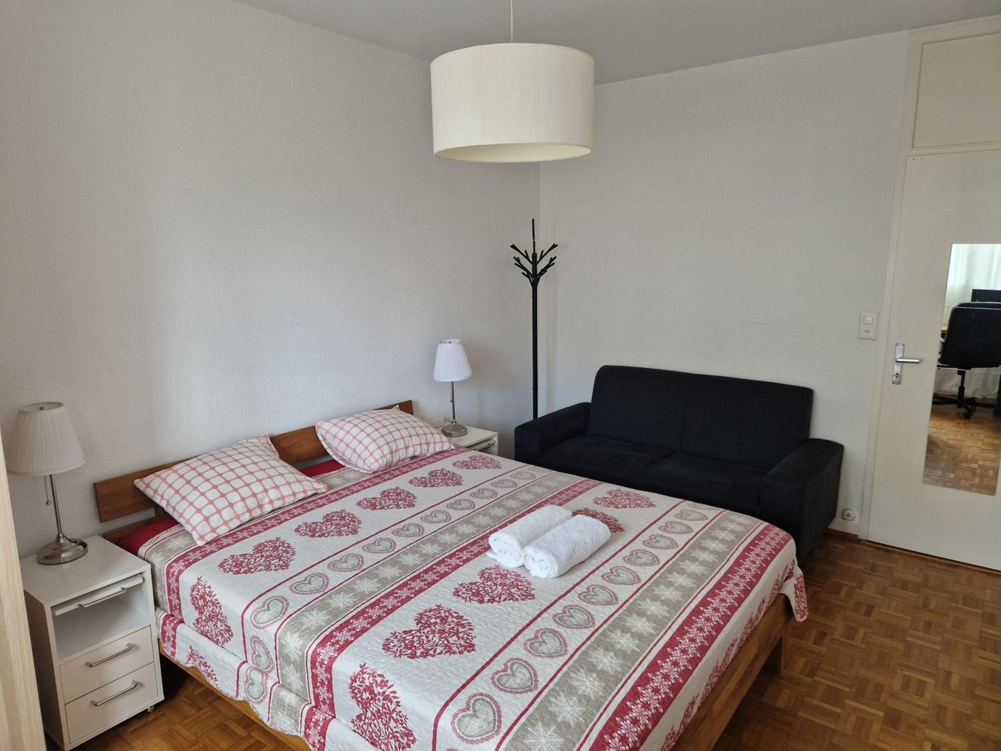 Room In Shared Apartment Genf Exterior foto