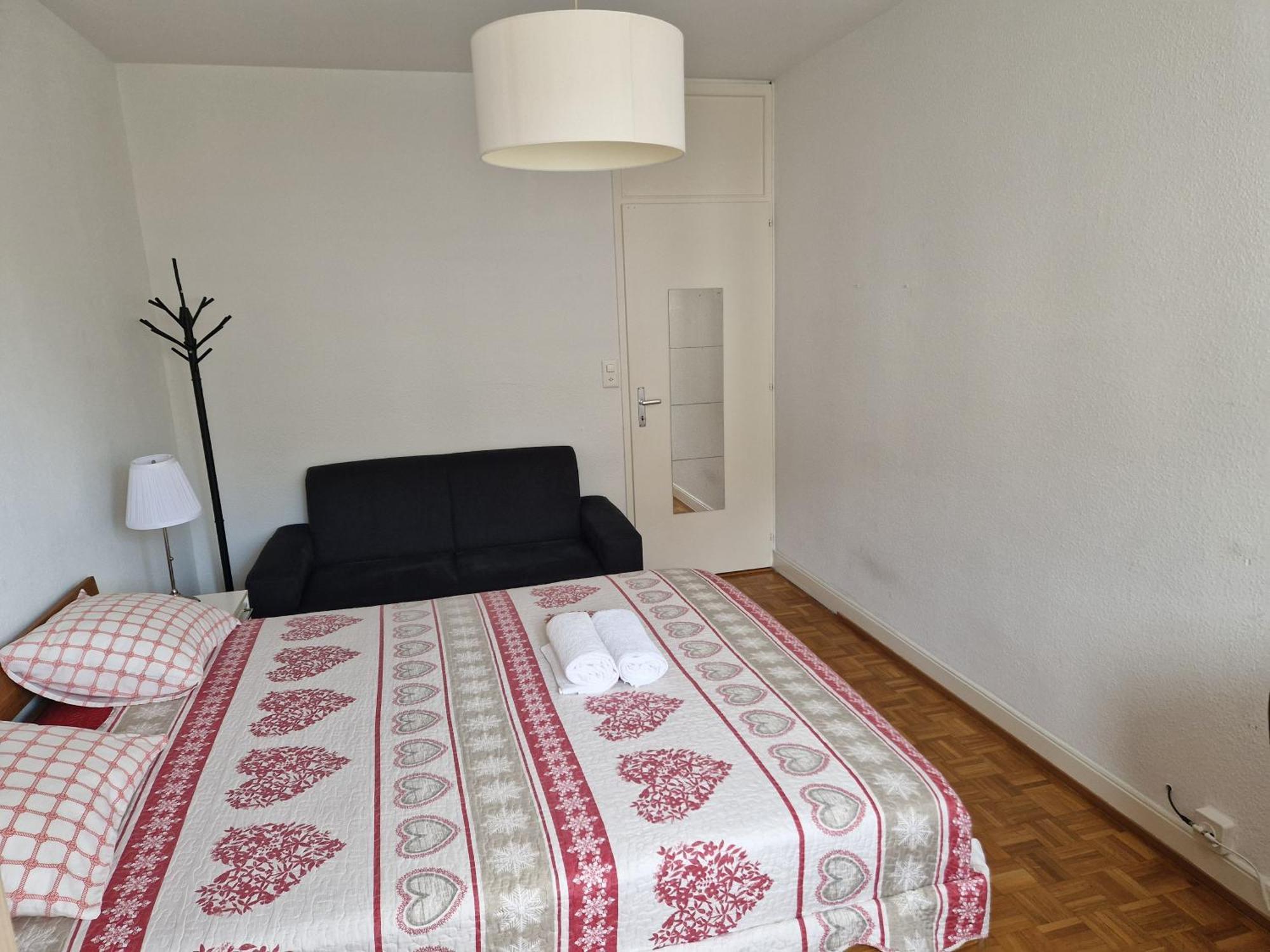 Room In Shared Apartment Genf Exterior foto