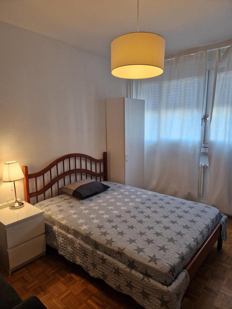 Room In Shared Apartment Genf Exterior foto